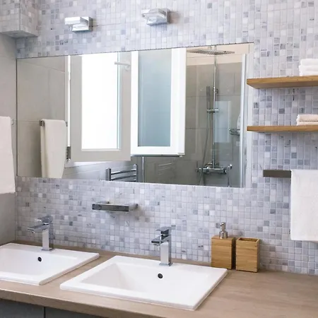 Jules Appart, Cosy, Central, 5 Ch, 10p, Tram L1, 2,3, 4 Et 5 * Montpellier